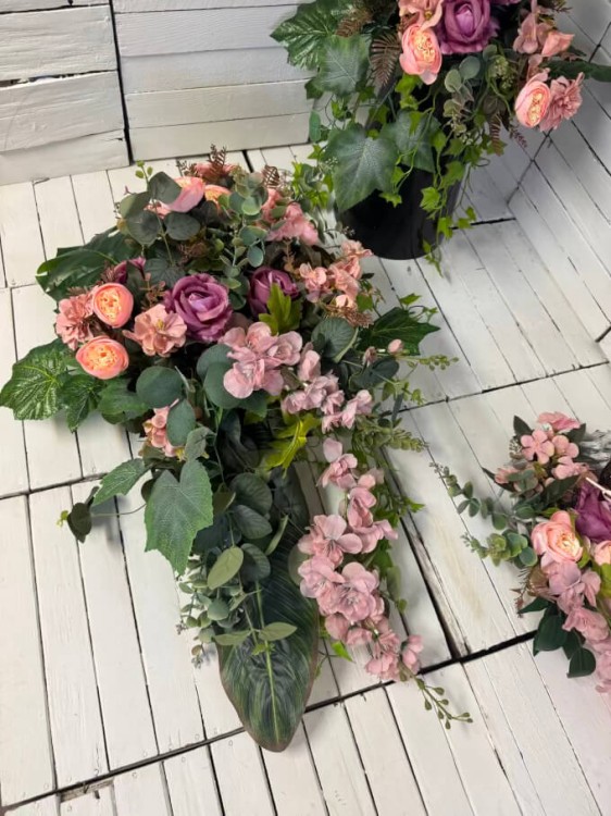 duza-kompozycja-pudrowy-roż-zestaw-na-cmentarz-bukiet-wiazanka-kwiaty-nagrobne-znicz-wianek