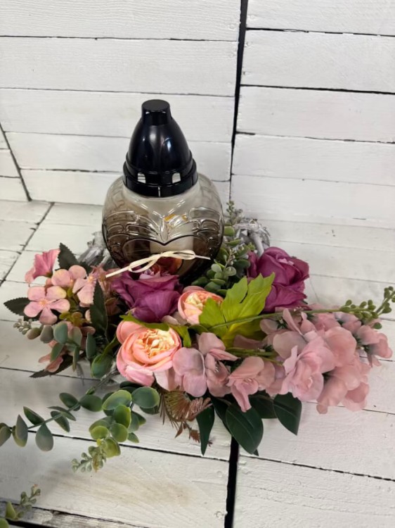 dla-mamy-bliskich-pudrowy-roż-zestaw-na-cmentarz-bukiet-wiazanka-kwiaty-nagrobne-znicz-wianek