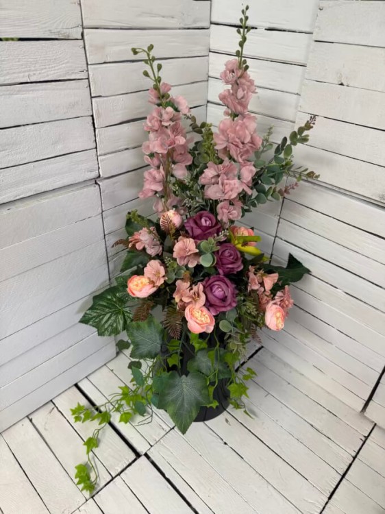 bukiet-wiazanka-pudrowy-roż-zestaw-na-cmentarz-bukiet-wiazanka-kwiaty-nagrobne-znicz-wianek