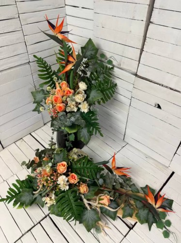 nowoczesny-stroik-bukiet-na-cmentarz-strelicja-rajski-kwiat-piekne-kompozycje-nagrobne