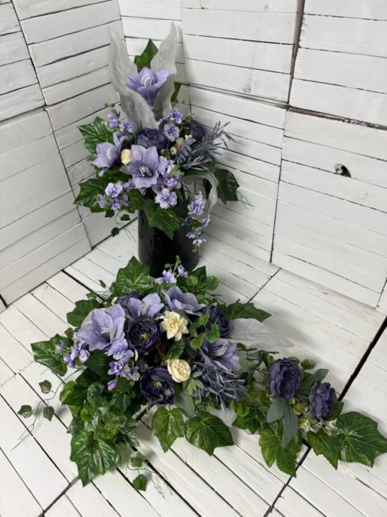 stroiki-na-cmentarz-kompozycja-kwiatowa-stroik-bukiet-na-grob-elegancki-komplet-fioletowe-kwiaty-sztuczne