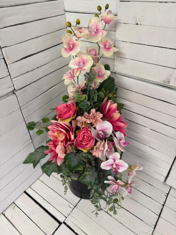 bukiet-piekne-kwiaty-na-cmentarz-eleganckie-komplety-na-grob-kompozycja-nagrobna-stroiki-stroik