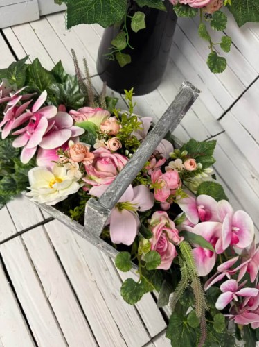 piekne-eleganckiestroik-bukiet-komplet-nagrobny-na-cmentarz-nowoczesny-kosz-rozowe-kwiaty-sztuczne-dla-mamy