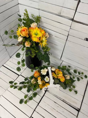komplet-na-cmentarz-urna-stroiki-wiazanki-kwiaty-nagrobne-male-zolte-eleganckie-stroik-bukiet