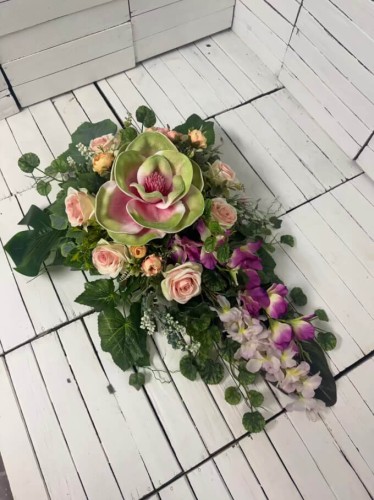 kwiaty-pianka-kompozycje-na-cmentarz-stroik-bukiet-na-grob-elegancka-piekna-nowoczesna-komplet nagrobny.jpg