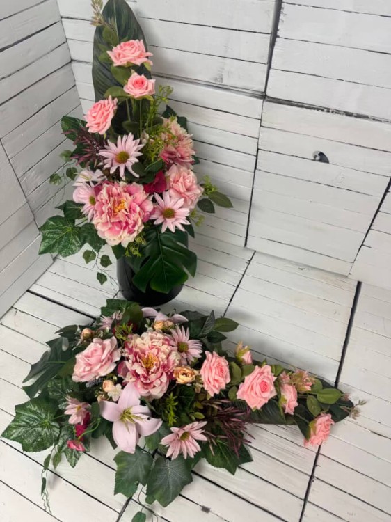 sztuczne-elegancka-kompozycja-nagrobna-na-cmentarz-kwiaty-na-grob-piekne-rozowe-roze