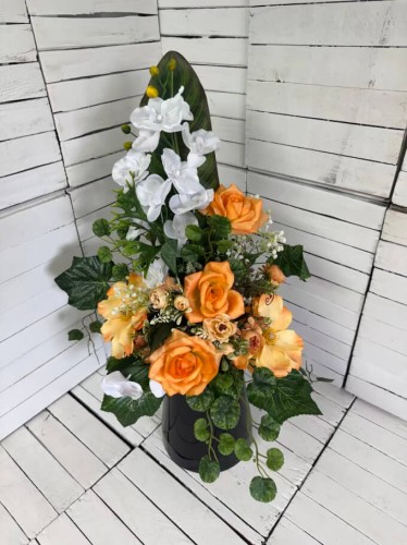 biale-storczyki-pomaranczowa-roza-wiazanka-na-cmentarz-do wazonu-bukiet