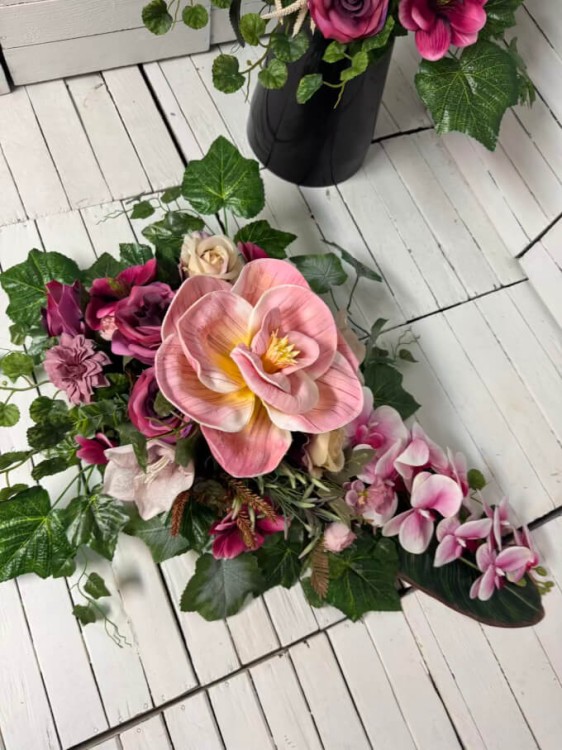 elegancki-stroik-jeden-duzy-kwiat-storczyk-kwiat-piankowy-bukiet-na-cmentarz-do-wazonu-kompozycja-nagrobna-kwiaty-na-cmentarz-jasny-roz