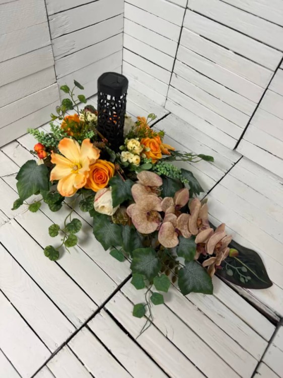 elegancki-stroik-na-cmentarz-nowoczesna-kompozycja-nagrobna-stroiki-solar