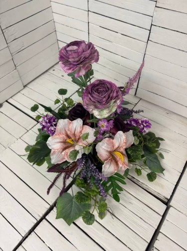 elegancki-stroik-na-cmentarz-kompozycja-wiazanki