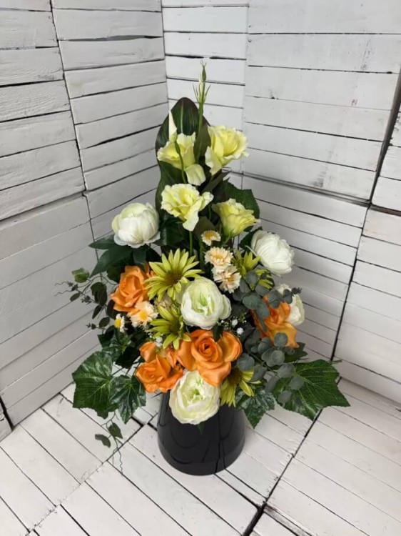 bukiet-do-wazonu-na-cmentarz-wiazanka-eustoma-zielona-piwonie-eleganckie-kwiaty-nagrobne