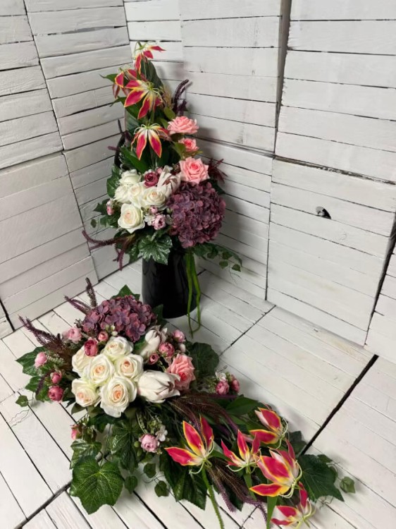 nowoczesne-piekne-komplety-nagrobne-elegancki-nowoczesny-stroik-na-cmentarz-stroiki-na-grob-glorioz-premium-kwiaty