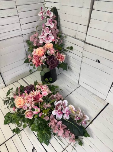 kwiaty na cmentarz-komplet na grob-wiazanka-stroik-bukiet-dla mamy-dzien mamy-nowoczesny-rozowy