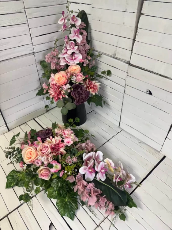 kwiaty na cmentarz-komplet na grob-wiazanka-stroik-bukiet-dla mamy-dzien mamy-nowoczesny-rozowy