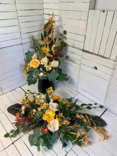 kwiaty-na-grob-stroik-bukiet-do-wazonu-kompozycja-nagrobna-nowoczesny-storczyk-ciekawy
