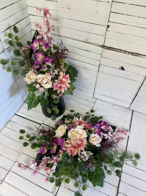 komplet-stroik-bukiet-na-cmentarz-dla-mamy-cioci-bliskich-rozowe-kwiaty