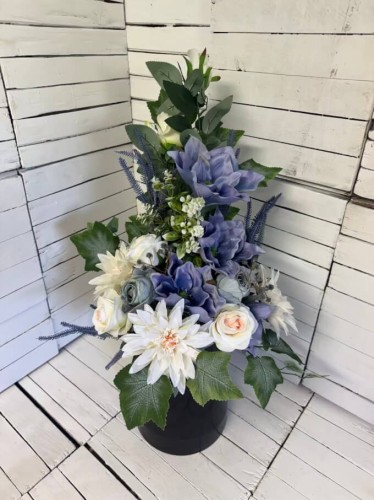 ladne-wkłady-bukiet-wiazanka-do-wazonu-na-cmentarz-kwiaty-niebieskie-magnolie