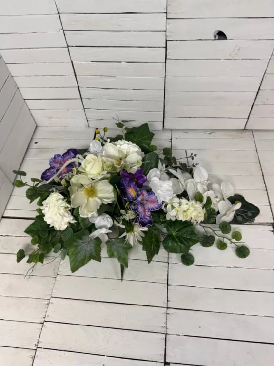 Nowoczesny stroik na cmentarz 80 cm biało-fioletowy dekoracja na grób 1 listopada.jpg