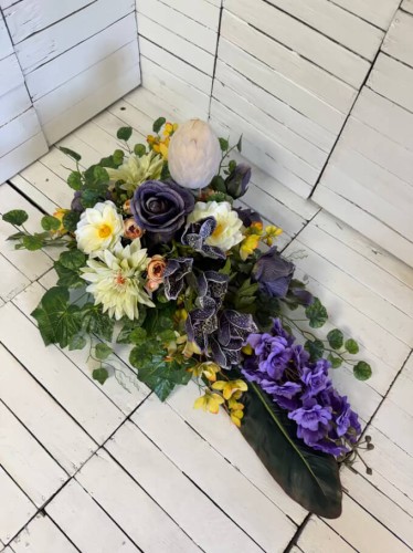 Nowoczesny stroik na cmentarz premium fioletowo zielony z cymbidium