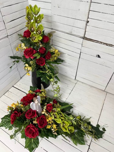 Komplet nagrobny z aniołem 80x40 cm stroik na grób czerwone róże zielone dendrobium bukiet do wazonu