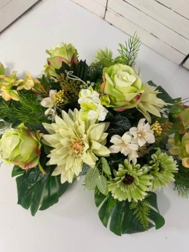 Komplet na grób ze stroikiem i bukietem do wazonu naturalna zieleń elegancka dekoracja
