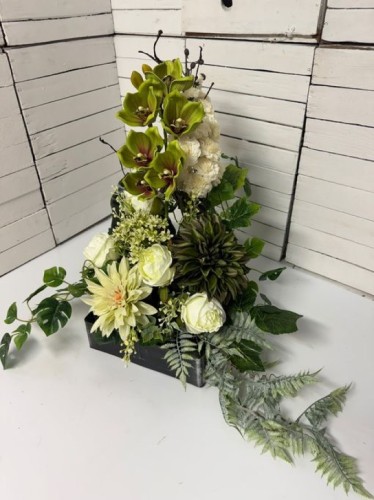 Ekskluzywna zielona kompozycja na grób z cymbidium