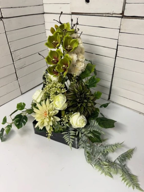 Ekskluzywna zielona kompozycja na grób z cymbidium